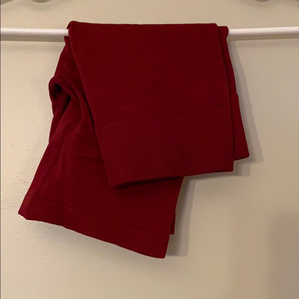 Fabletics set: Ribbed bike shorts and halter top